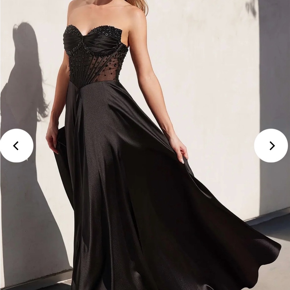 Chic Black Strapless Prom Dress